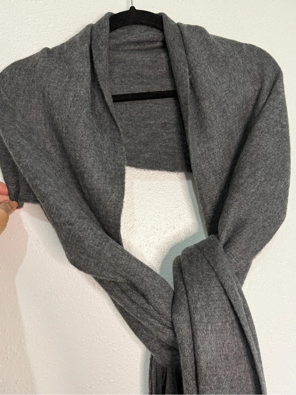 Lucky Gray Women's Cashmere-Blend Wrap Scarf. NWT.
